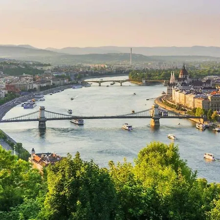 Corvin * Budapeste